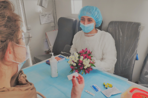 Женщины получат в подарок цветы при прохождении теста на ВИЧ - Государственное автономное учреждение здравоохранения «Свердловский областной центр профилактики и борьбы со СПИД»