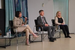 Более 200 экспертов участвуют в конференции, посвящённой 35-летию службы профилактики и борьбы со СПИДом в Свердловской области - Государственное автономное учреждение здравоохранения «Свердловский областной центр профилактики и борьбы со СПИД»